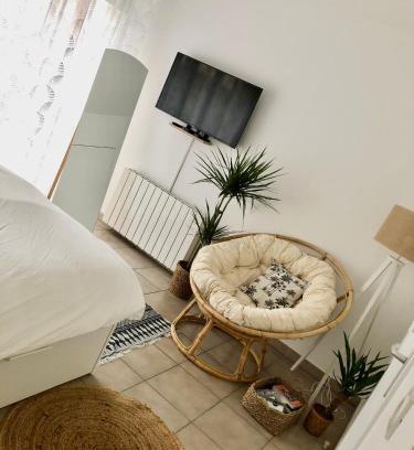 Villette - Maisons Neuves Apartment | Cozy Studio in Lyon with Private Garage – Guest Rated 10/10