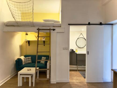 Richebourg - Saint-Clement Apartment | Cozy Apartment Near Train Station - Pet & Child Friendly