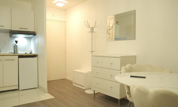 Corbeil-Essonnes Apartment | Cozy Studio Room for Two with Kitchen Amenities