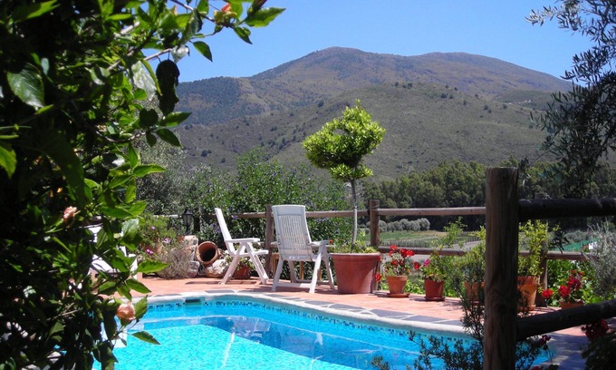 Agustinos House | Cozy Studio Cottage with Private Pool in Serene Hamlet