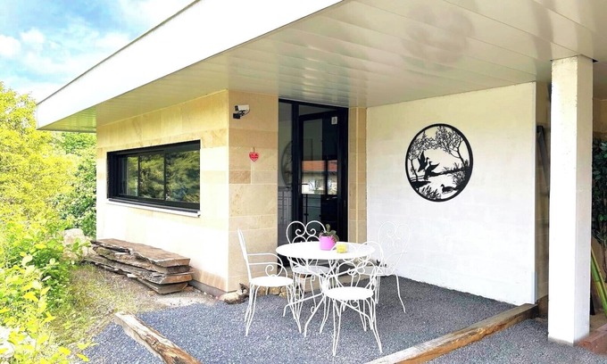 Crevic Apartment | Discover Studio Détente: Nature & Relaxation Near Nancy