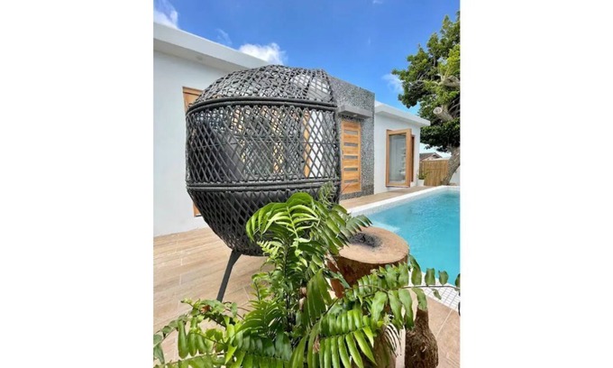 Piscadera Apartment | Inviting Studio with Pool and Open-Air Shower Experience