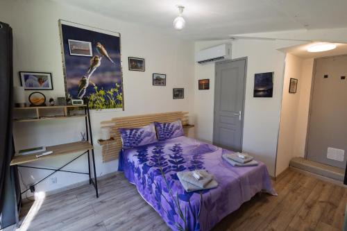 Cereste House | Cozy Studio in Luberon with Ocean View and Hot Tub
