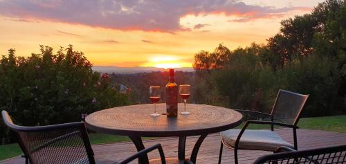 North Tamworth House | Cozy Studio Daruka with Pool and Kitchen Amenities