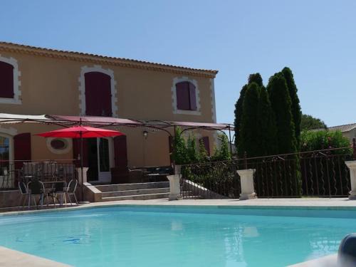 Mouries Apartment | Pet-Friendly Studio de la Luciole with Pool & 8.8 Rating