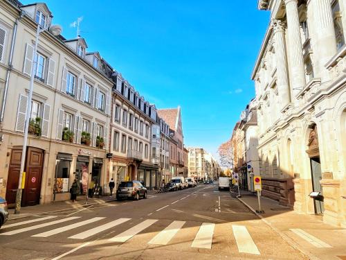 Historic Center Apartment | Cozy Studio Nuée Bleue in Vibrant City Center