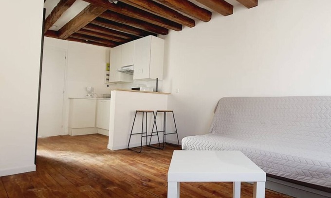 La Ferte-sous-Jouarre Apartment | Enchanting Studio Near Disneyland Paris with Great Amenities