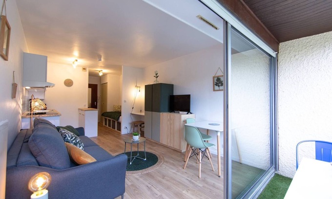 Andernos-les-Bains Apartment | Pet-Friendly Studio Du Port 17: Steps from Beach & Pool