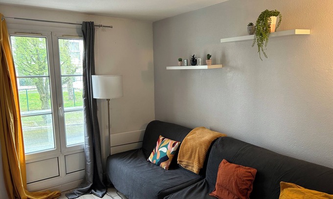 Bussy-Saint-Georges Apartment | Studio - Elegant - 10 min. Disney - 3 min. Station
