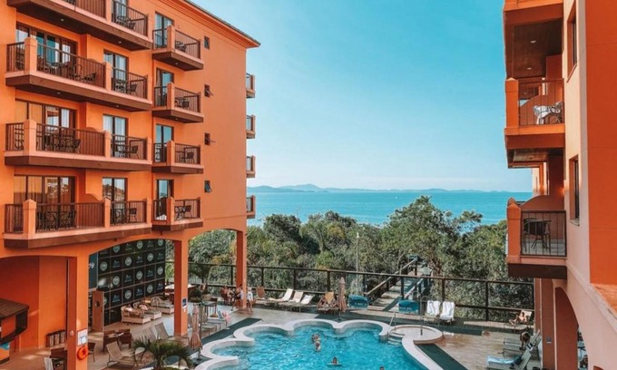 Jurere Apartment | Beachfront Apartments in Florianópolis with Pool & Hot Tub