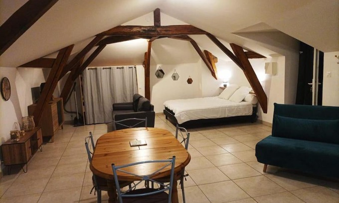 Bournand House | Idyllic Studio Retreat with Private Garden in Countryside