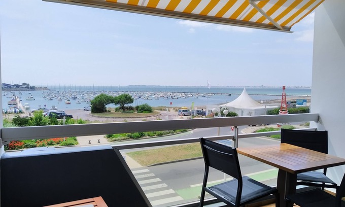 Pornichet Apartment | Oceanfront Studio with Kitchen & Perfect Marché Access