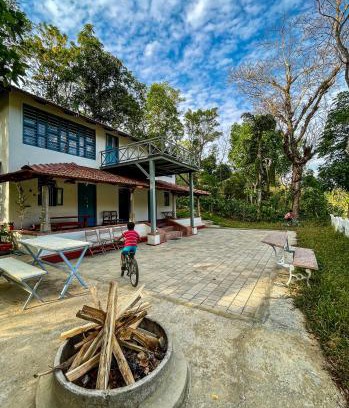 Alur Villa | Studio Figtree by evaddo