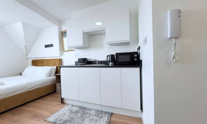 Childs Hill Apartment | Studio Flat 8 in Golders Green