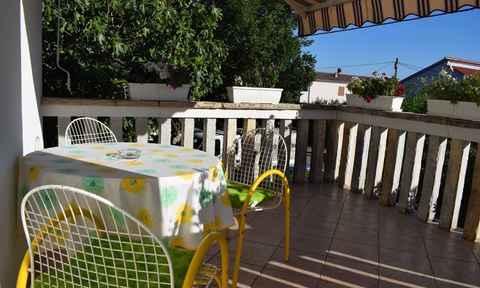 Sveti Filip i Jakov Apartment | Seaside Studio Flat with Balcony and View in Sveti Filip i Jakov