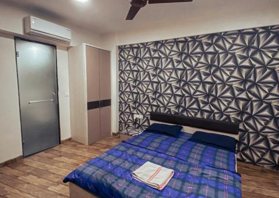 Dumas Apartment | Cozy Studio Flat by Ambition Homes - Child Friendly Stay