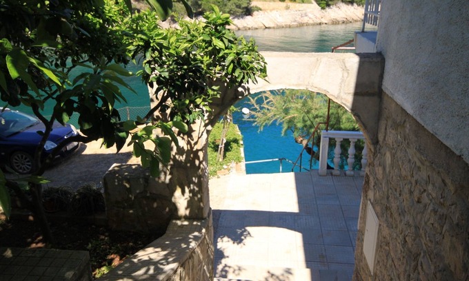 Bogomolje Apartment | Oceanfront Studio Flat Steps from Cove Mala Pogorila