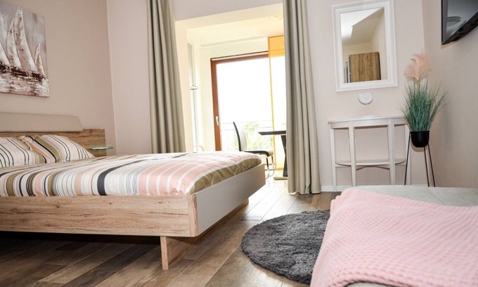 Povljana Apartment | Cozy Studio Flat with Ocean View in Povljana, Pag