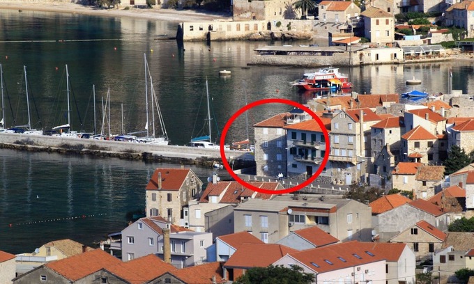 Komiza Apartment | Pet-Friendly Studio Flat with Ocean View in Komiža