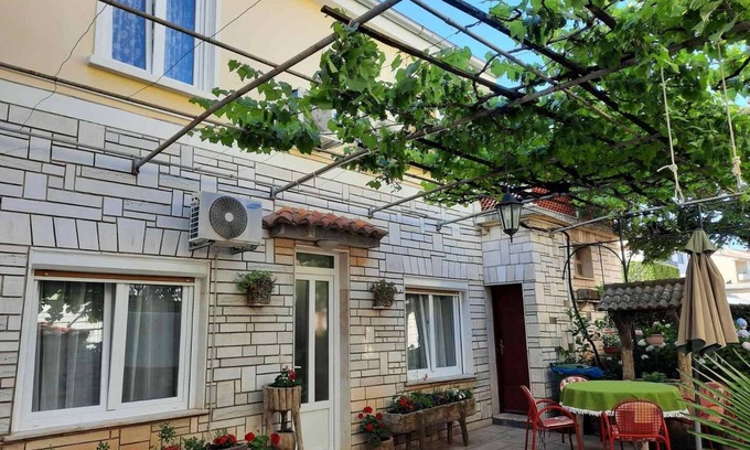 Selce Apartment | Air-Conditioned Studio Flat with Ocean View in Selce