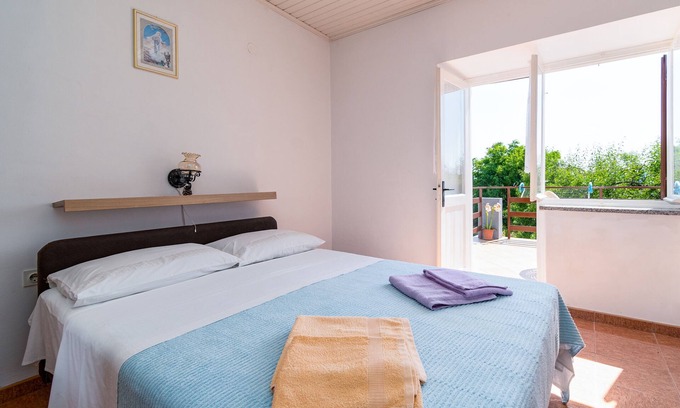 Skrbcici Apartment | Guest Rated 10/10: Studio Flat with Terrace in Skrbcici