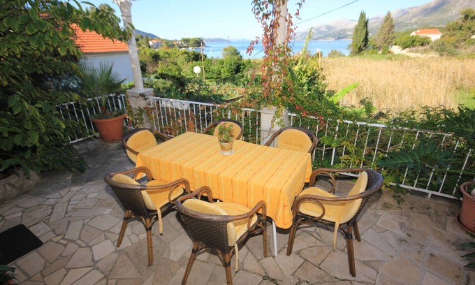 Kolocep Island Apartment | Charming Studio Flat with Terrace and Ocean View in Koločep