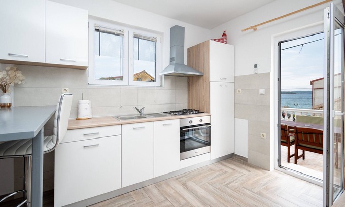 Tkon Apartment | Cozy Studio Flat with Terrace & Ocean View in Tkon