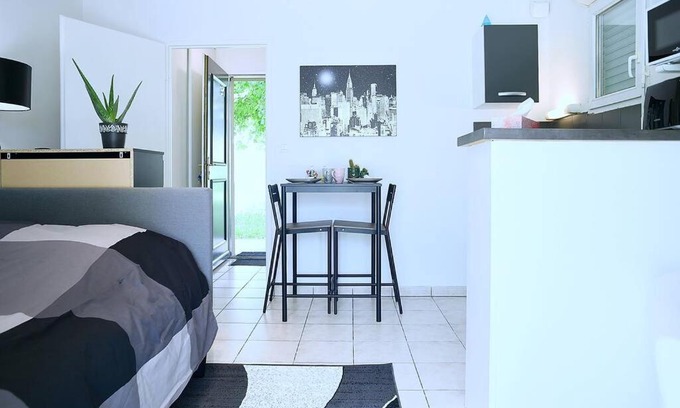 Leguevin Apartment | Functional Studio Near Toulouse - Highly Rated & Family-Friendly