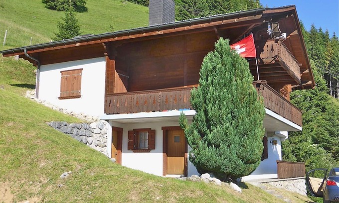 Jaun Apartment | Scenic Studio for 2-4 with Kitchen, Breakfast & 9.8 Ratings