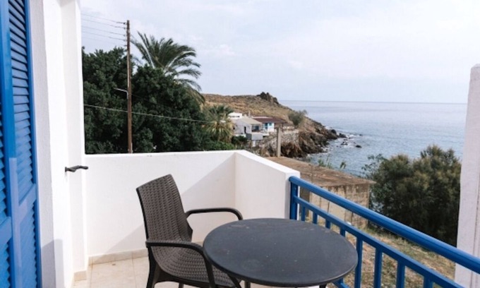 Lentas Apartment | Beachfront Studio for Two in Lentas with Pool Access