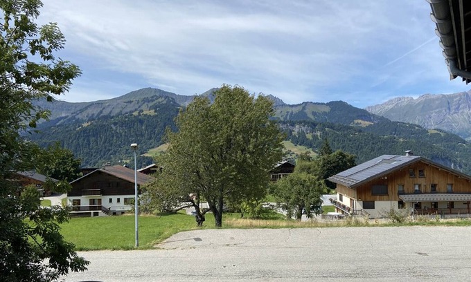 Crest-Voland Apartment | Cozy Studio Crest-Voland with Spa & Family-Friendly Perks