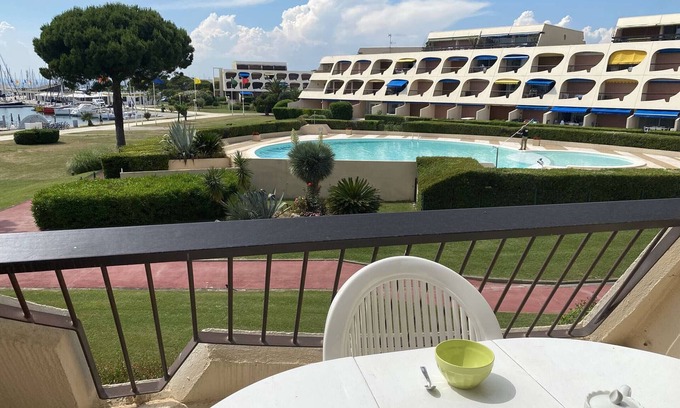 Le Grau-Du-Roi Apartment | Oceanfront Studio Flat in Port Camargue - Rated 10/10!