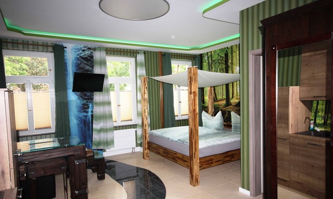 Neuschonefeld Apartment | Romantic Studio Forest Apartments in Leipzig's Heart