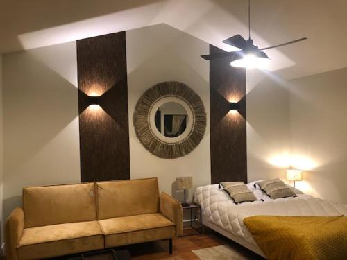 Frossay Apartment | Stylish Studio with 8.9/10 Review Score Awaits You