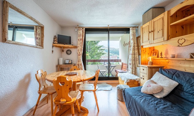 Montgellafrey Apartment | Studio for 4 people, Saint-François Longchamp 1650 – at the foot of the slopes, resort center.