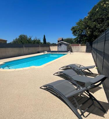 Saint-Paul-Trois-Chateaux House | Cozy Studio Menthe with Pool and Boules Court