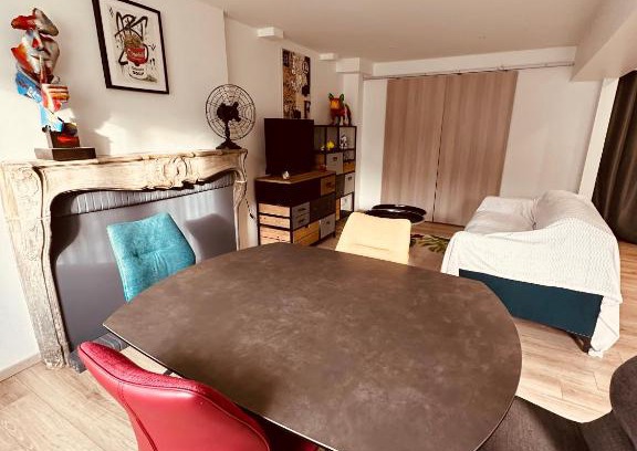 Talant Apartment | Pet-Friendly Studio with High Ratings and Family Comfort