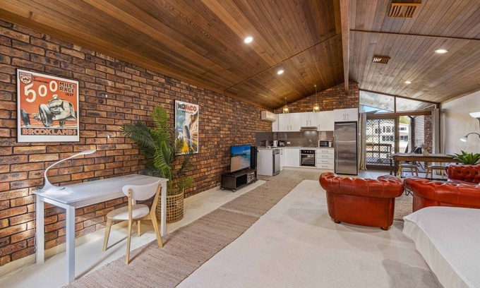Port Macquarie Cottage | Pet-Friendly Studio Fran with Ocean Views in Port Macquarie