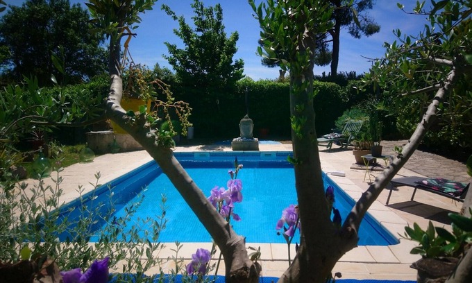 Montady Apartment | Bright Studio with Pool & Ocean Views - Guest Rated 10/10