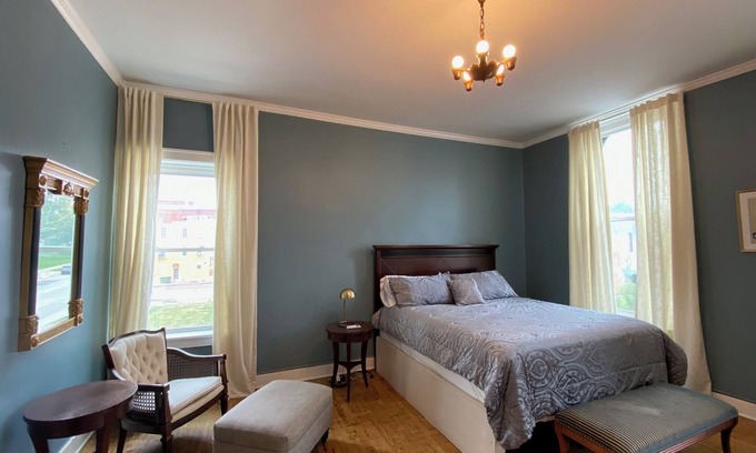 Hannibal Apartment | Cozy Studio Apartment in Downtown Hannibal, Missouri