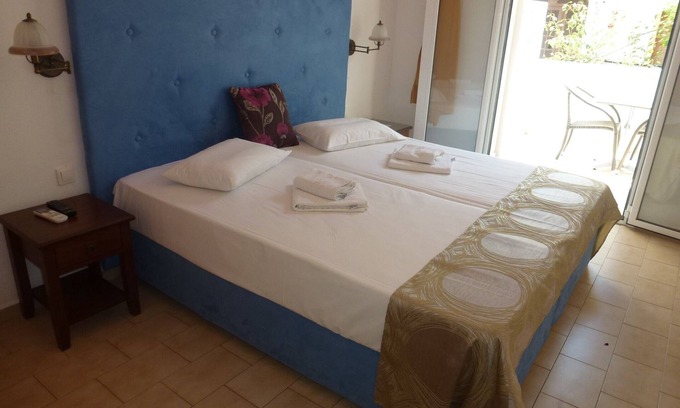 Benitses Apartment | Cozy Apartment Hotel Galini Studios Steps from the Beach