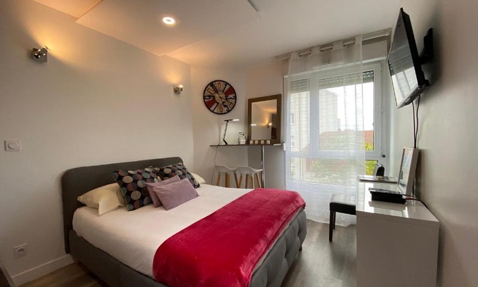 Villette Gare Apartment | Budget-Friendly Stay at Studio Gare Part Dieu for Families