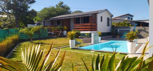 Montvert-les Bas Apartment | Charming Studio GECKO with Oceanfront Views & Pool Access