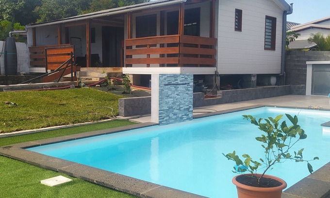 Montvert-les Bas Apartment | Cozy Studio Gecko with Spa and Hot Tub Amenities