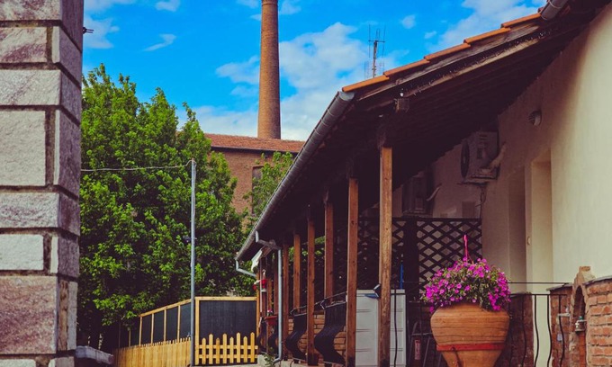 Soufli Apartment | Pet-Friendly Studio GIANNIS: Rated 9/10 for Comfort