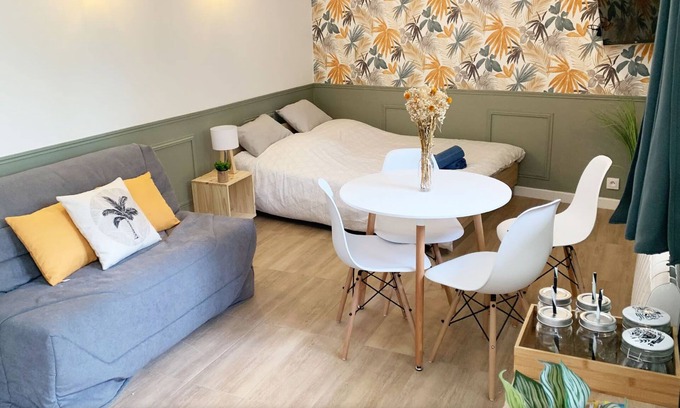 Chasseneuil-du-Poitou Apartment | Cozy Studio Greeny Near Futuroscope with Free Parking