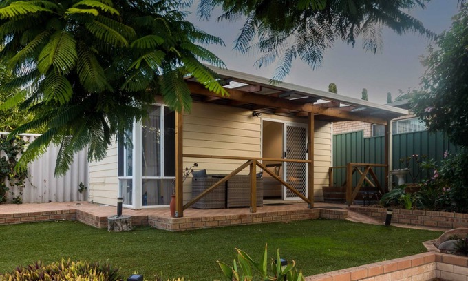 Melville Apartment | Cozy Studio Granny Flat in Melville with Inviting Patio