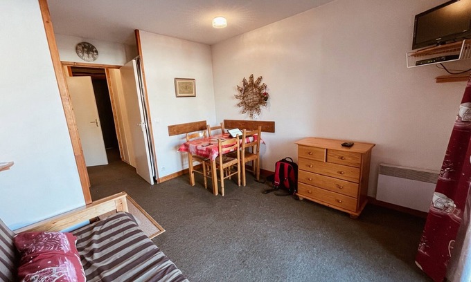 Le Devoluy Apartment | Studio Ground floor - sleeps 4 - La joue du loup