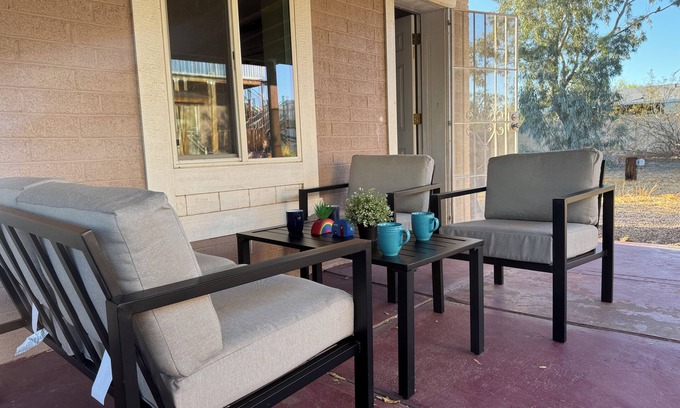 Apache Junction House | Tranquil Studio Guest House with Spa on 1.5 Acres