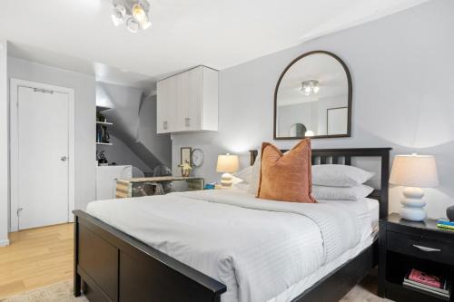 Midtown West Apartment | Cozy Studio Haven in Times Square with Pet-Friendly Perks